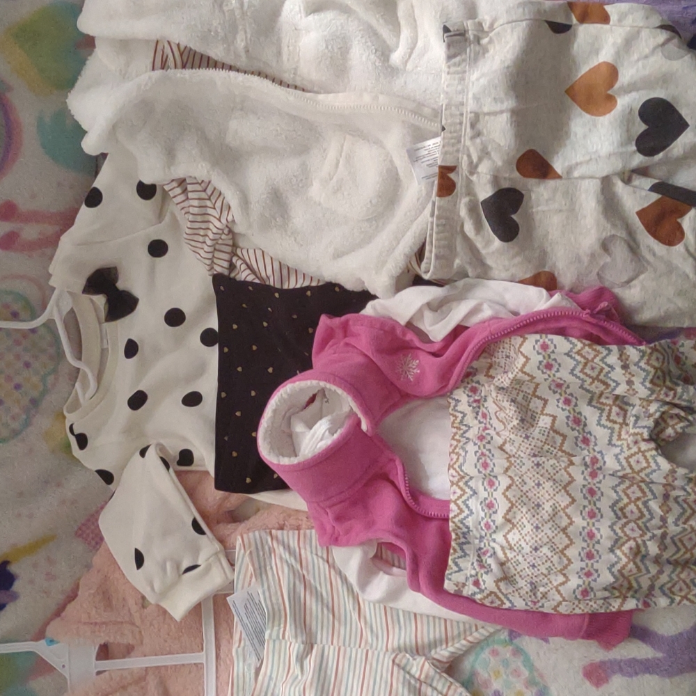 4 ..3/6 months Carter's outfits